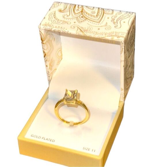 NWT Charter Club Gold-Tone Emerald-Crystal Engagement Ring size 11 - Picture 3 of 5